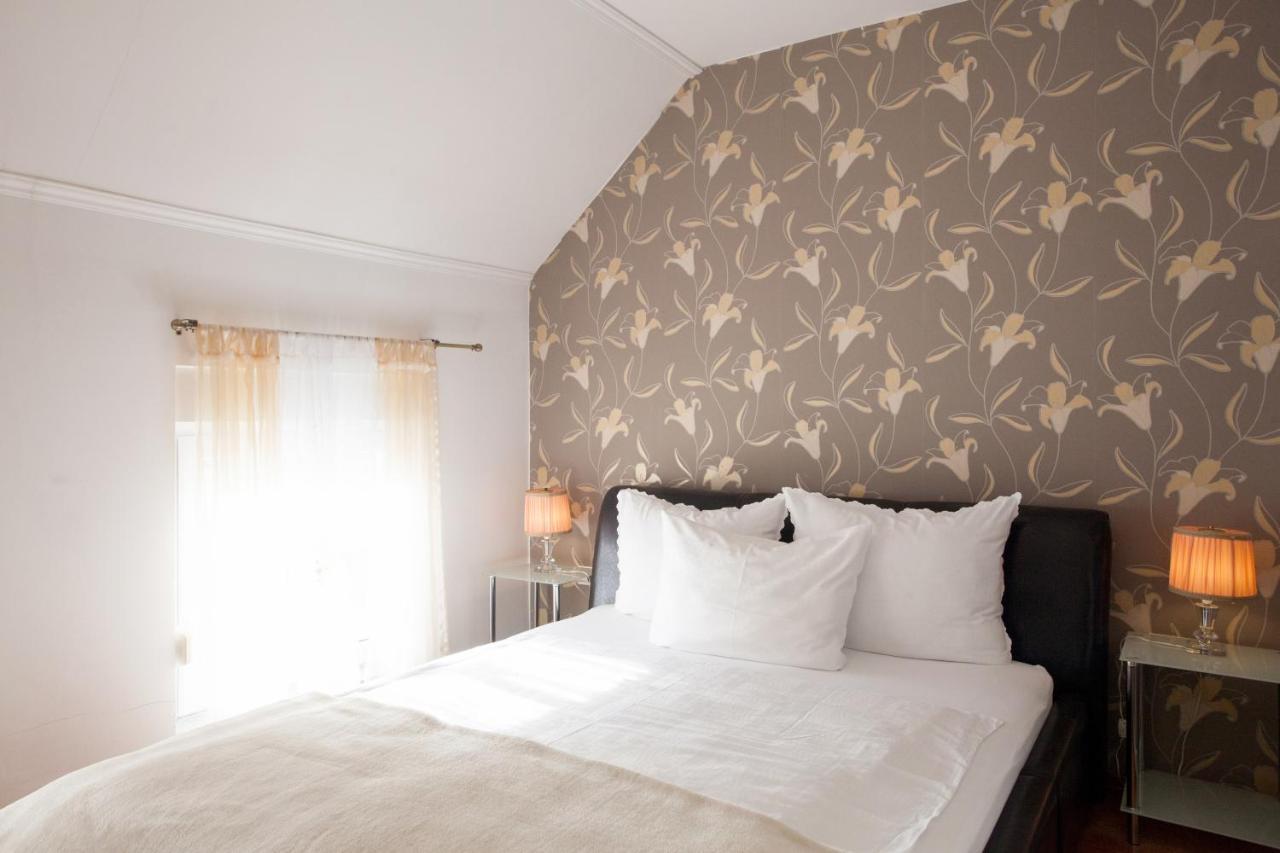 Vila Rosa Vukovar Bed and Breakfast Esterno foto