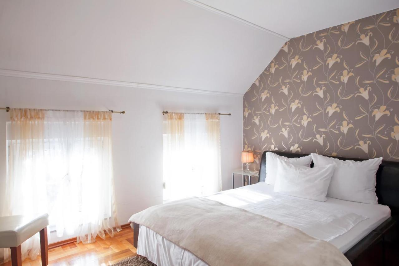 Vila Rosa Vukovar Bed and Breakfast Esterno foto