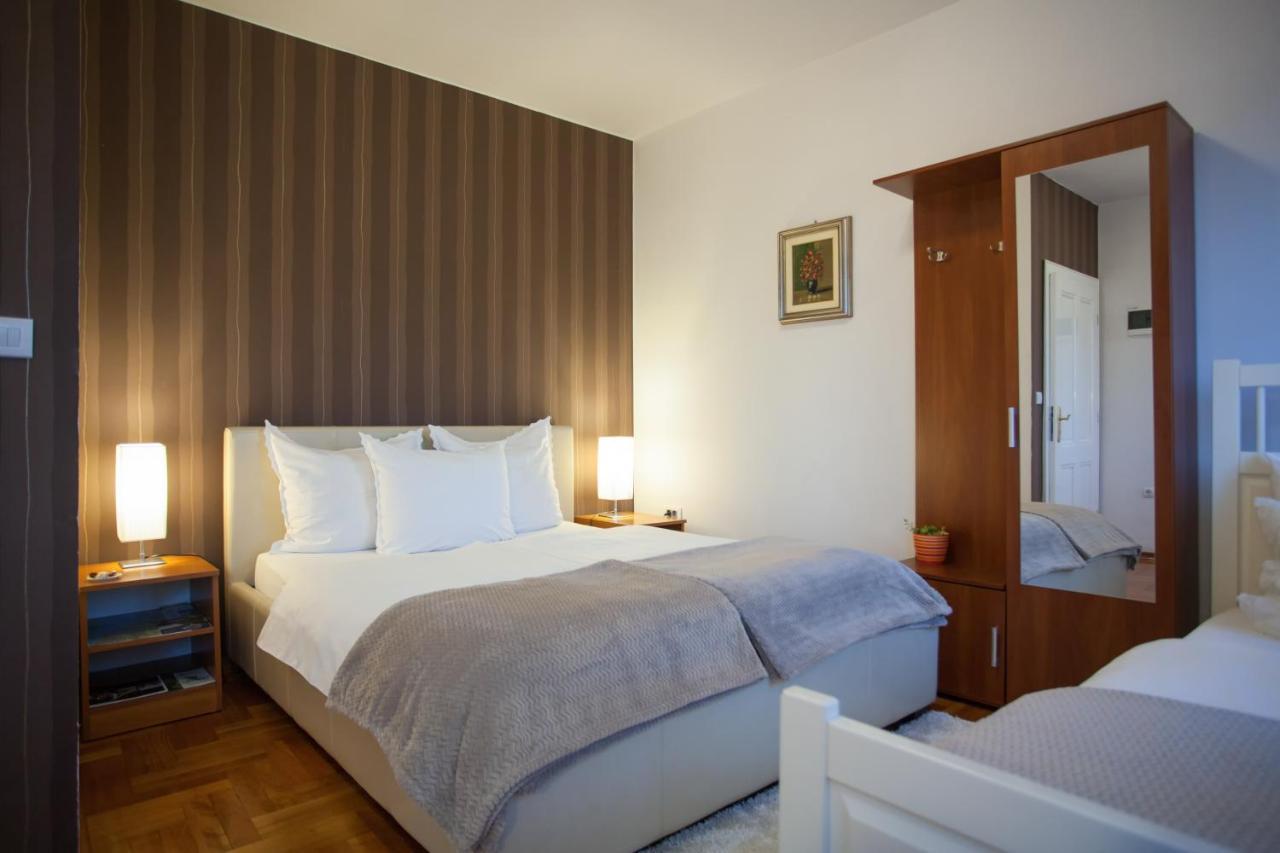 Vila Rosa Vukovar Bed and Breakfast Esterno foto