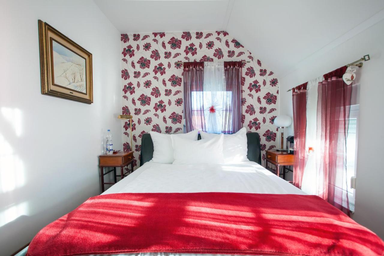 Vila Rosa Vukovar Bed and Breakfast Esterno foto