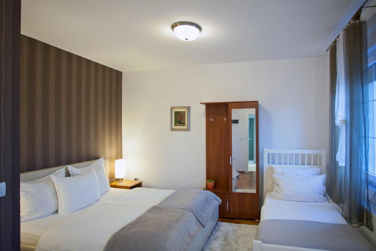 Vila Rosa Vukovar Bed and Breakfast Esterno foto
