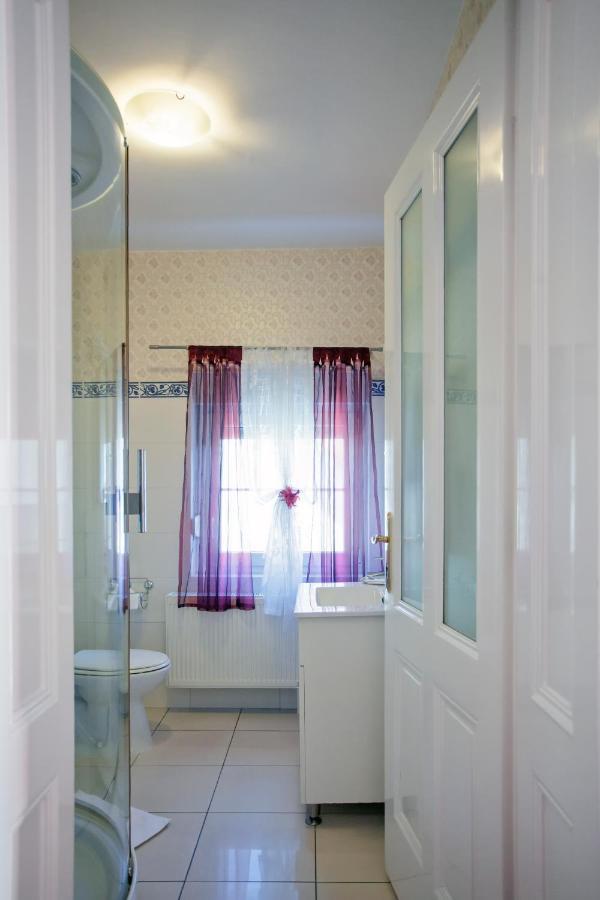 Vila Rosa Vukovar Bed and Breakfast Esterno foto